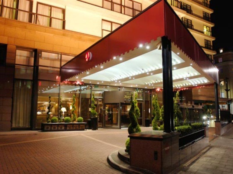 London Marriott Hotel Marble Arch Exterior photo